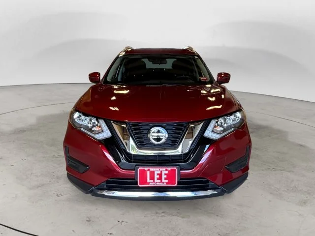 Used 2020 Red Nissan SV image 9