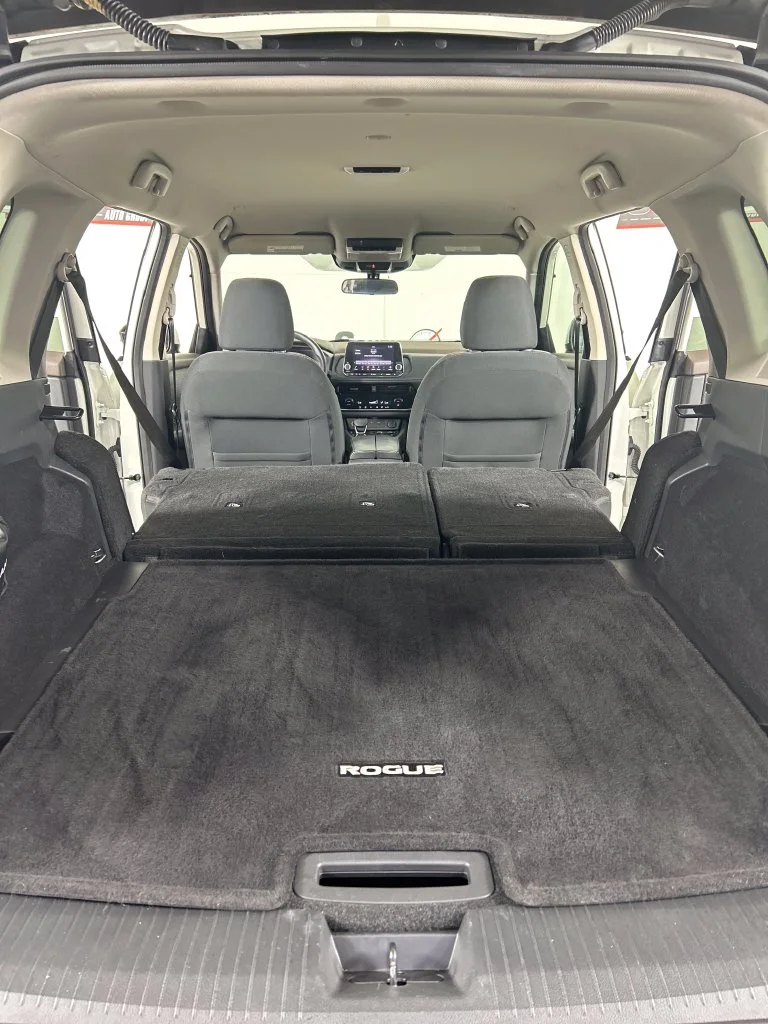 Used 2022 White Nissan SV image 20