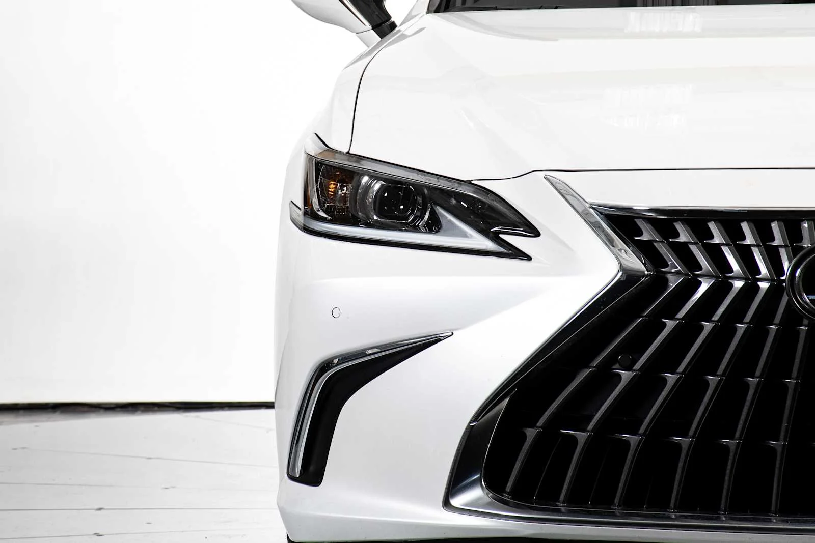 Certified Used 2024 EMINENT WHITE PEARL Lexus  image 11
