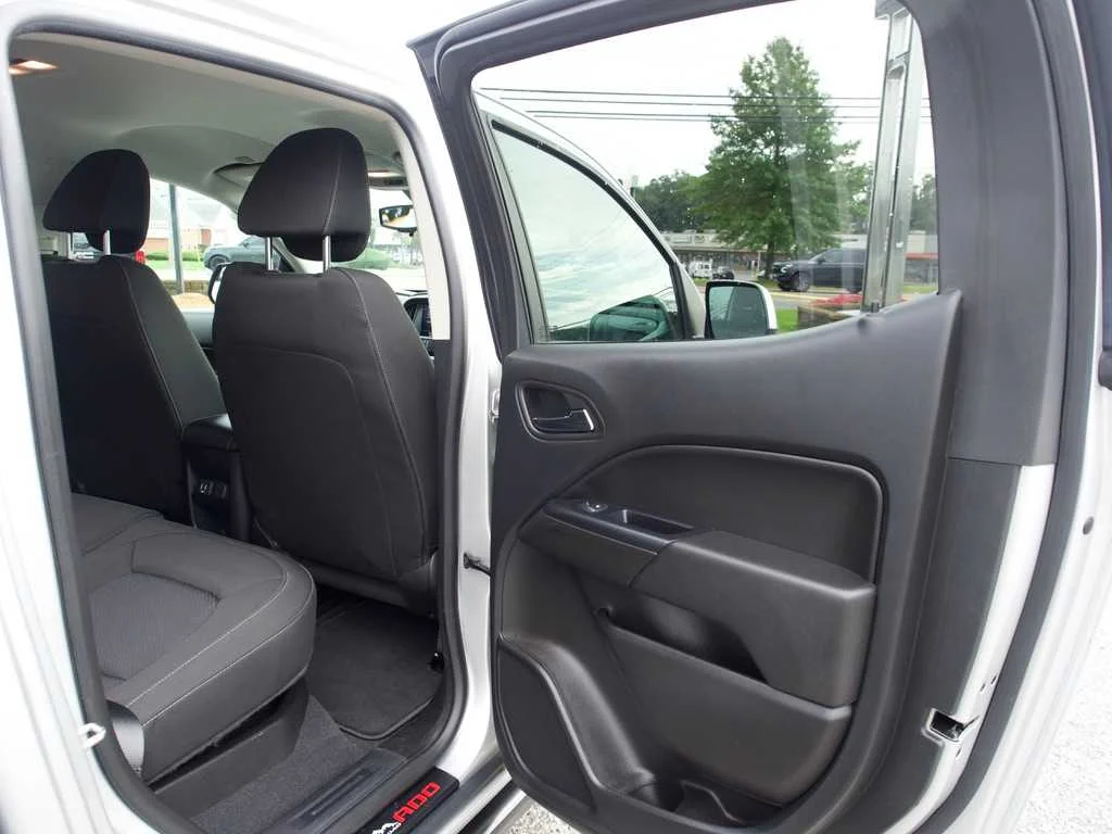 Certified Used 2020 SILVER ICE METALLIC Chevrolet 4WD LT image 23