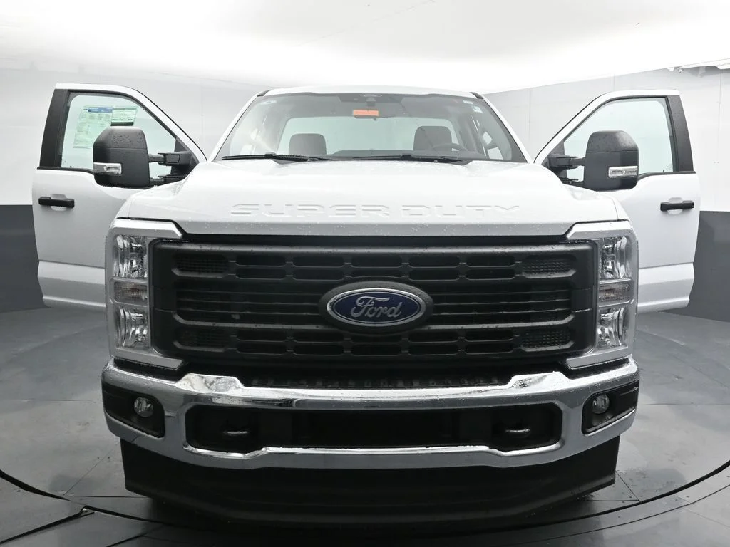 New 2026 Oxford White Ford F-250® XL image 33