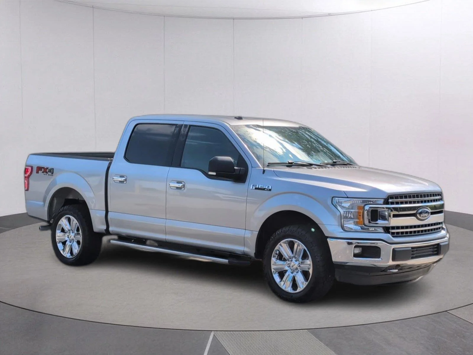 Used 2020 Iconic Silver Ford XLT image 8