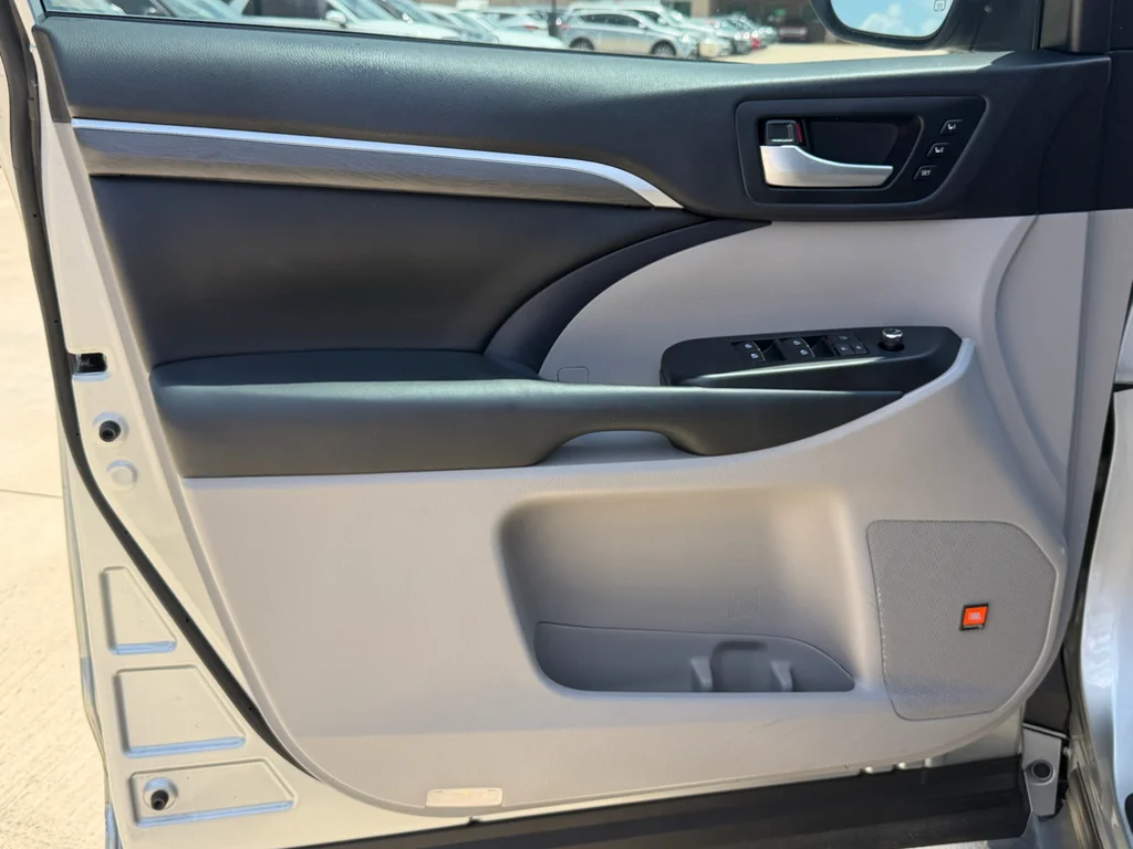 Used 2019 Celestial Silver Metallic Toyota Limited image 19