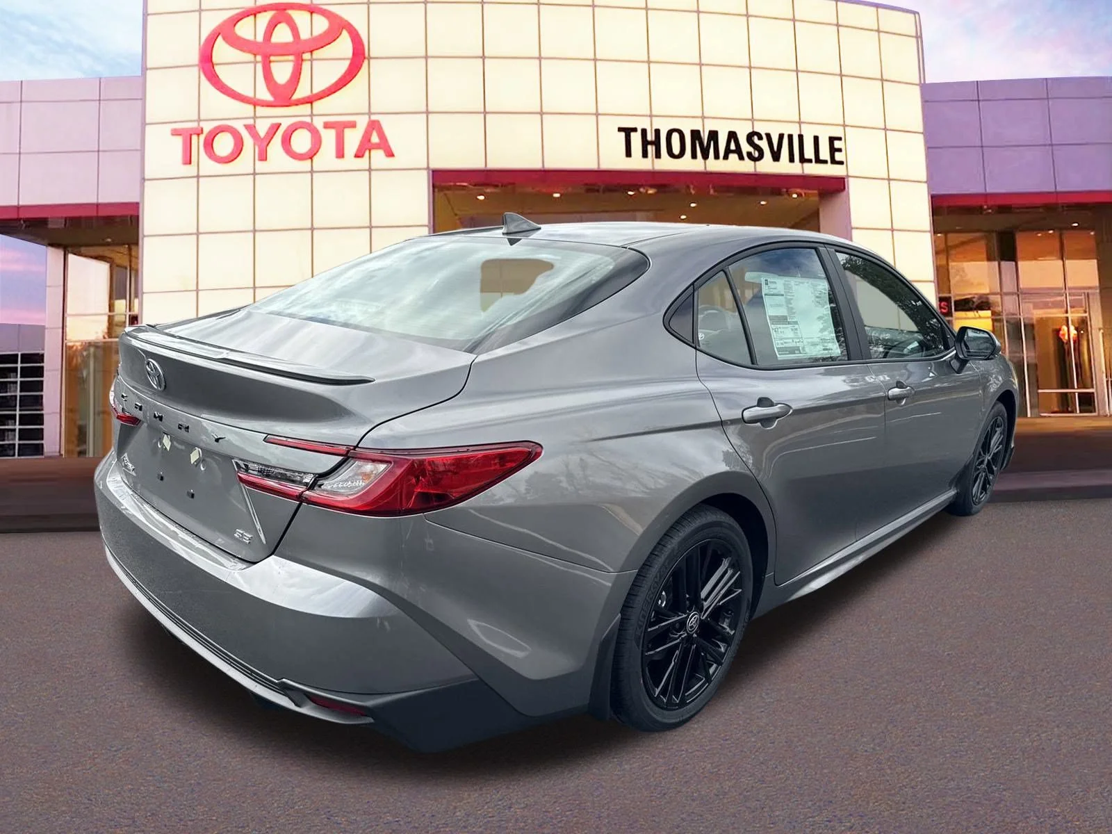 Used 2025  Toyota  image 5