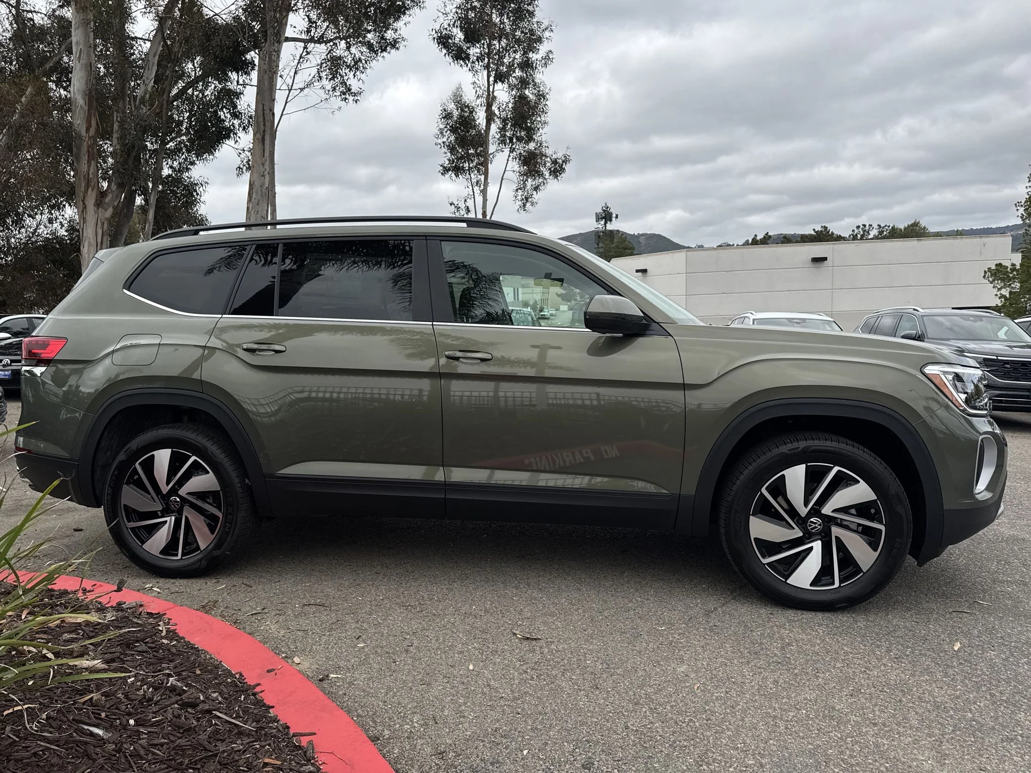 New 2026 Avocado Green Pearl Volkswagen 2.0T SE w/Technology image 9