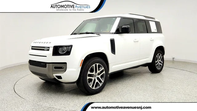 2023 Land Rover Defender 110 X-Dynamic SE AWD w/ Air Suspension Pkg & Ext Leather