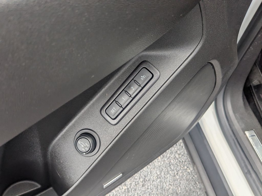 Used 2018 Summit White Chevrolet Premier image 13