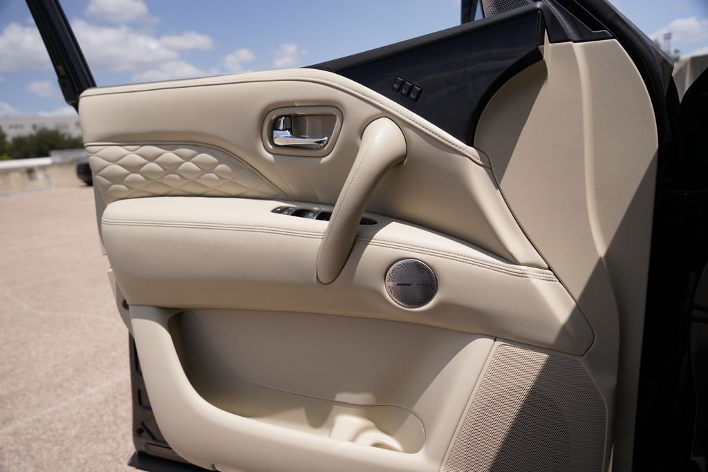 Used 2024 Black INFINITI Sensory image 18