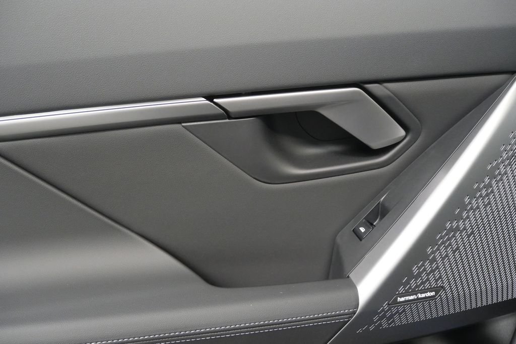 2025 BMW 5 Series 530i - Photo 15