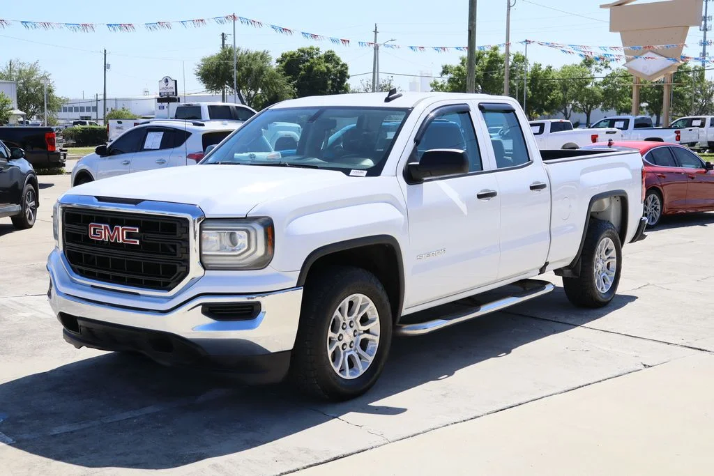 Used 2016 White GMC Base image 5