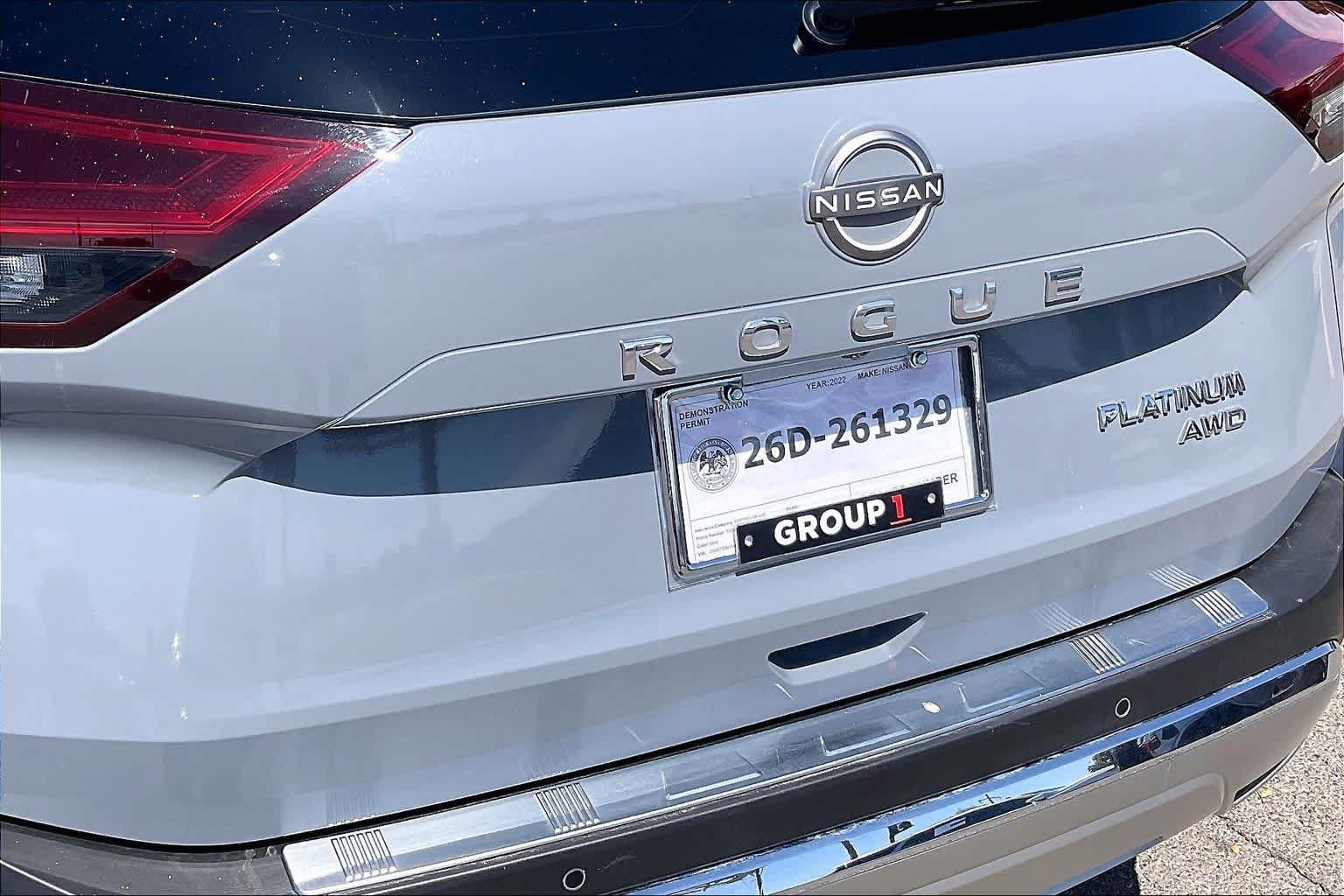 Used 2022 Boulder Gray Pearl/Super Black Nissan Platinum image 10