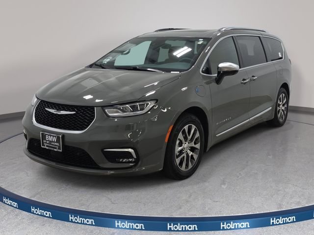 2023 Chrysler Pacifica Hybrid Pinnacle Hybrid's photo