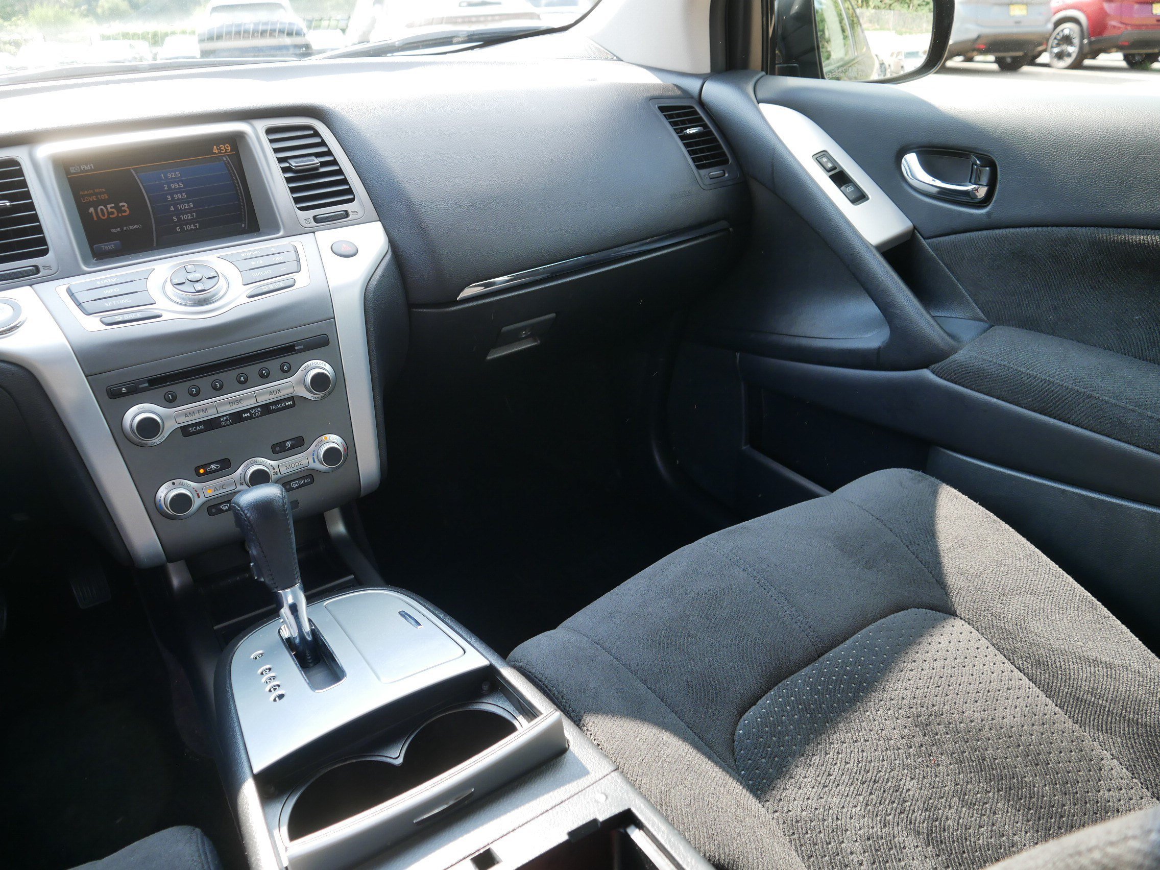 Used 2014 Super Black Nissan SV image 11