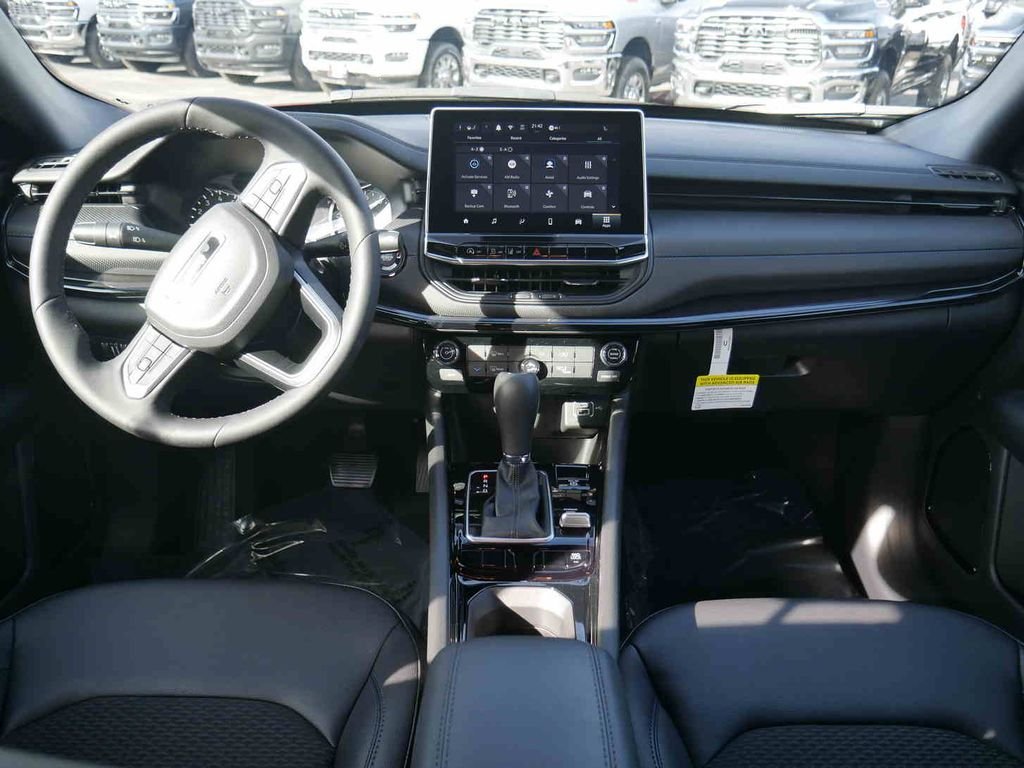 New 2026 Red Hot Pearlcoat Jeep Latitude image 4