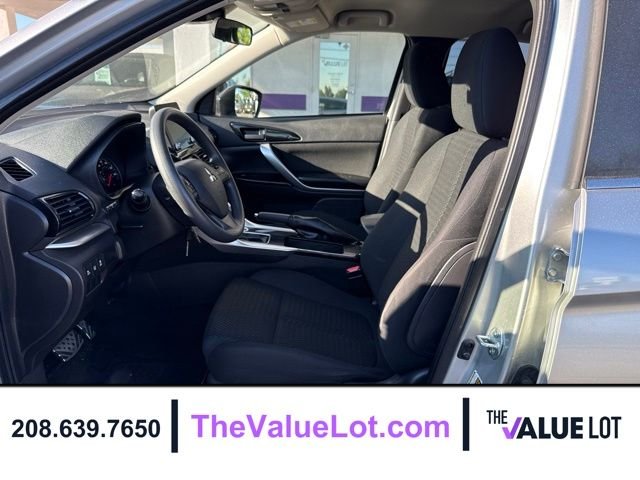 Used 2022  Mitsubishi LE image 22