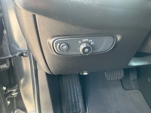 Used 2019 Gray Chevrolet LT image 9