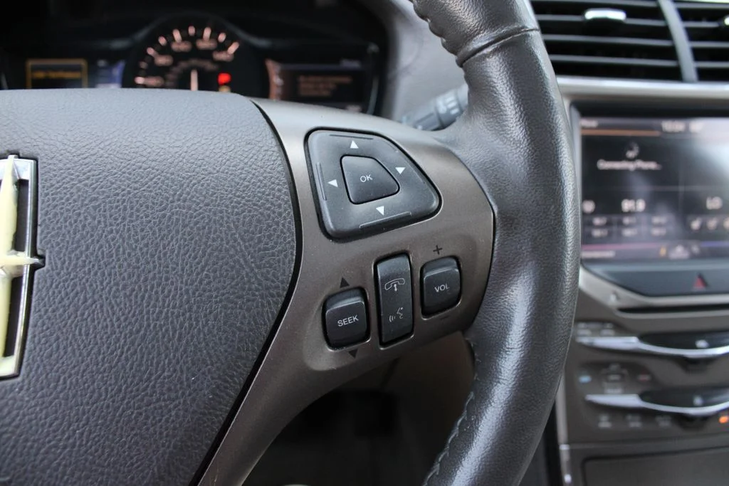 Used 2012 Beige Lincoln Base image 14