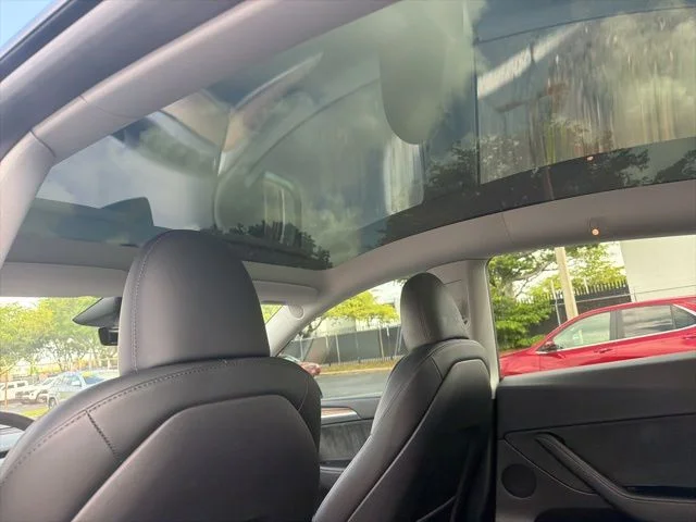 Used 2023  Tesla Long Range image 9