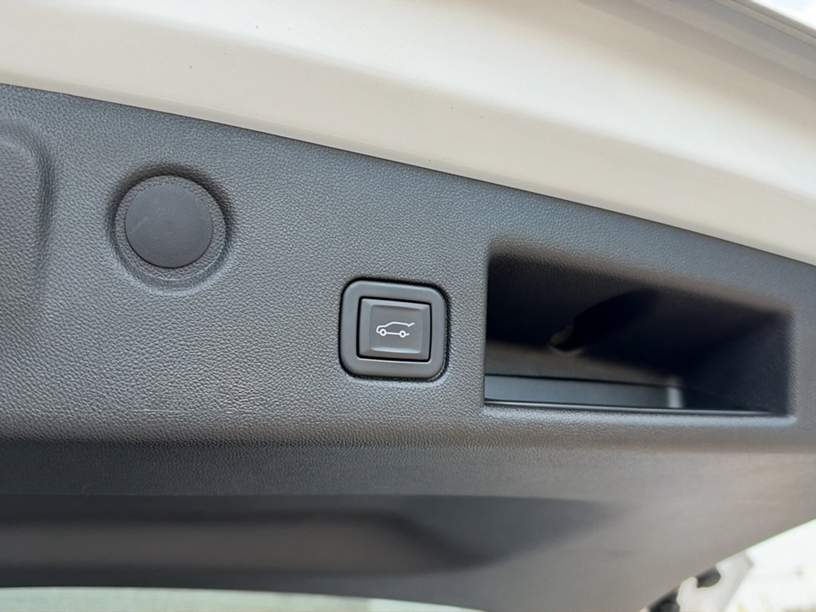 Used 2023 Summit White Chevrolet RS image 25