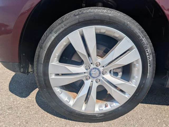 Used 2010 Red Mercedes-Benz ML 350 image 28