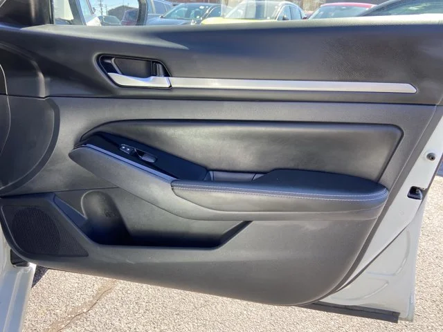 2025 Nissan Altima SL - Photo 27