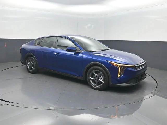 Used 2025 Blue Kia LXS image 27