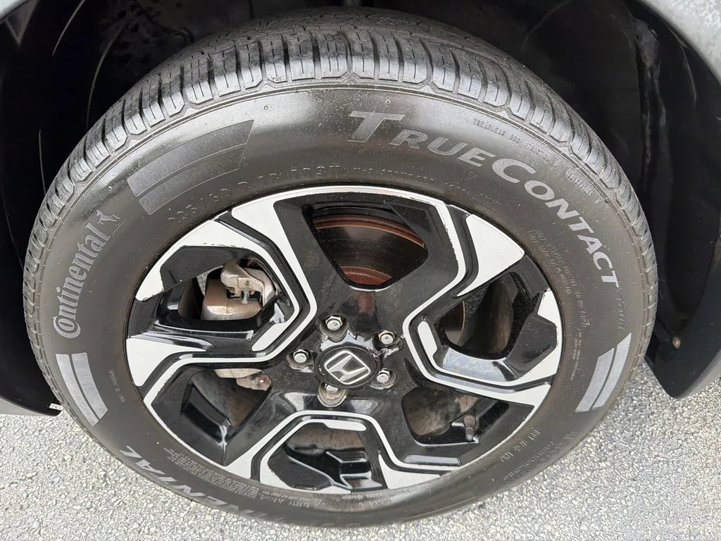 Used 2018 Black Honda Touring image 11
