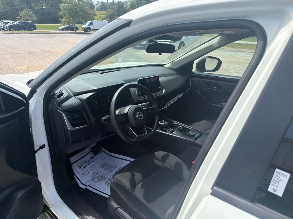 Used 2024 White Nissan S image 15