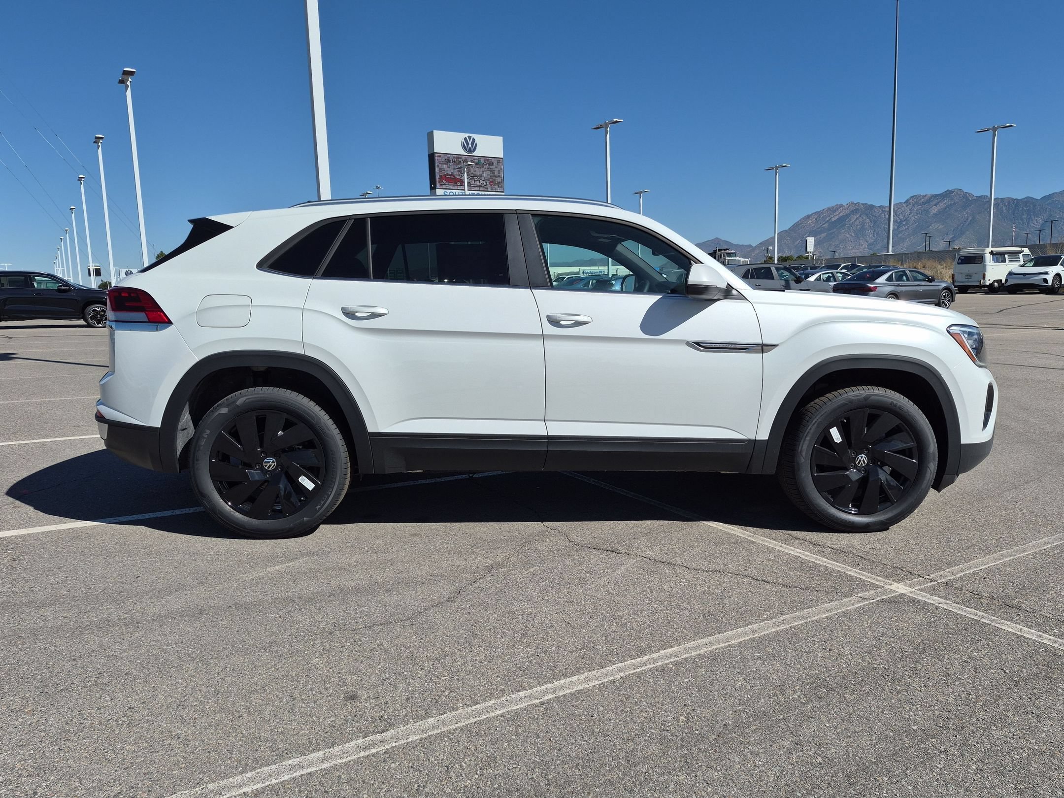 New 2026  Volkswagen 2.0T SE w/Technology image 2