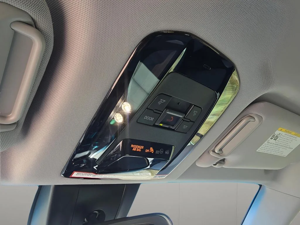 Used 2021 Blueprint Toyota LE image 18