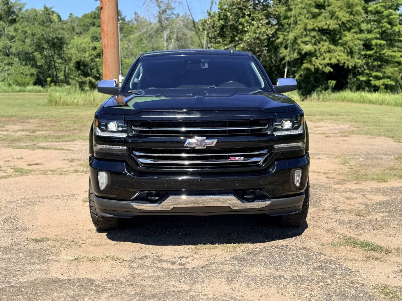 Used 2018 Black Chevrolet LTZ Z71 4x4 4dr Crew Cab 5.8 ft. SB image 10