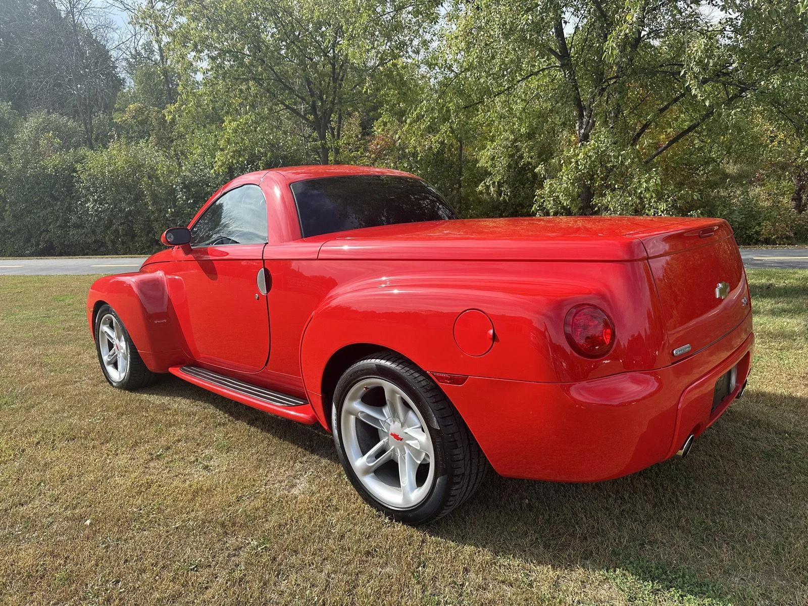 Used 2004 Redline Red Chevrolet LS image 3