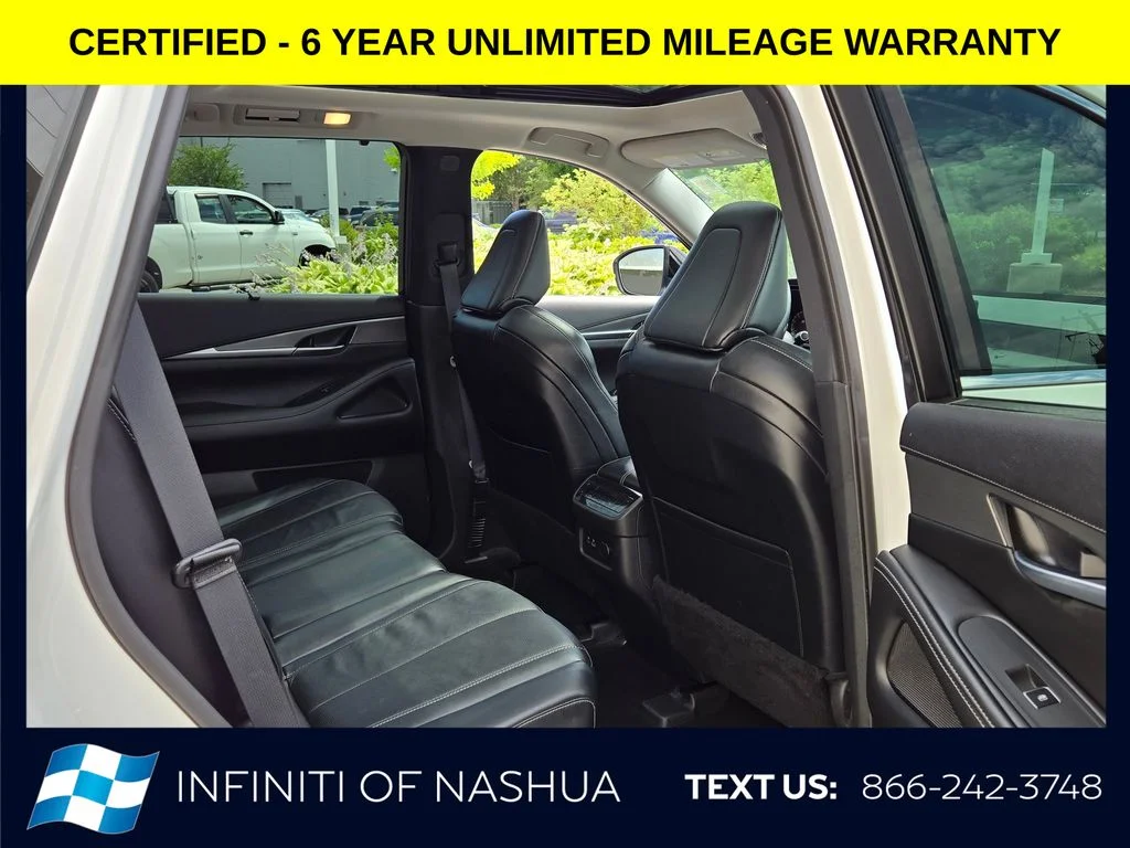 Certified Used 2023 White INFINITI LUXE image 19