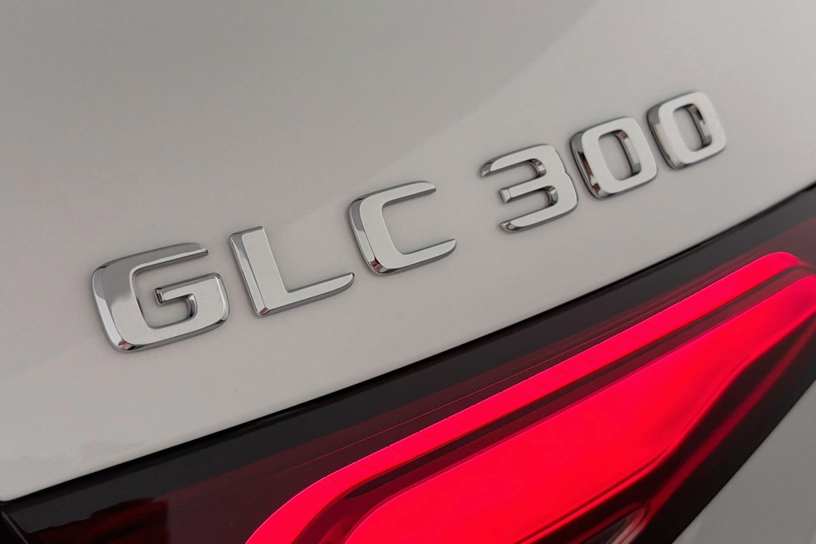 New 2026 Polar White Mercedes-Benz GLC 300 SUV image 8