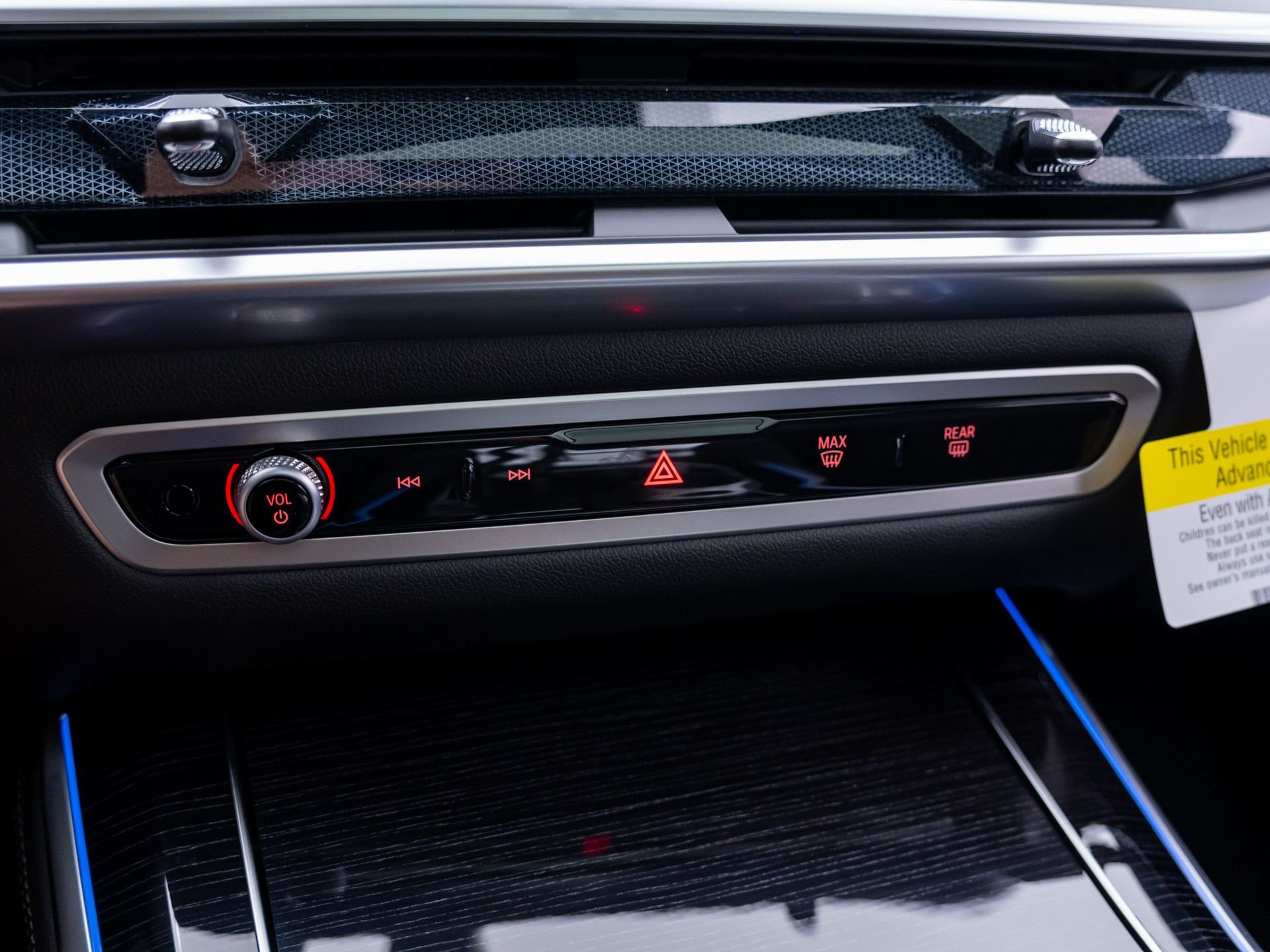 New 2026 Carbon Black Metallic BMW xDrive50e image 28