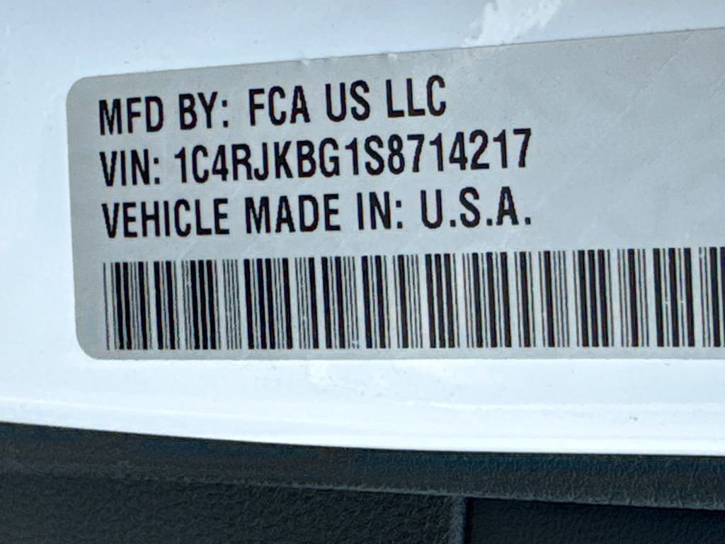 Used 2025 White Jeep Limited image 36