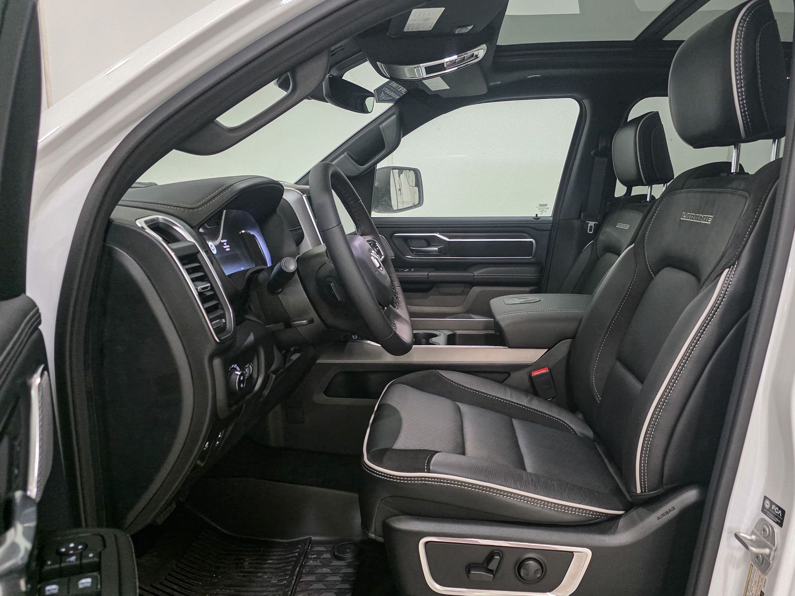 2026 RAM 1500 Laramie - Photo 21