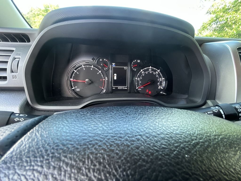 Used 2023 White Toyota SR5 image 20
