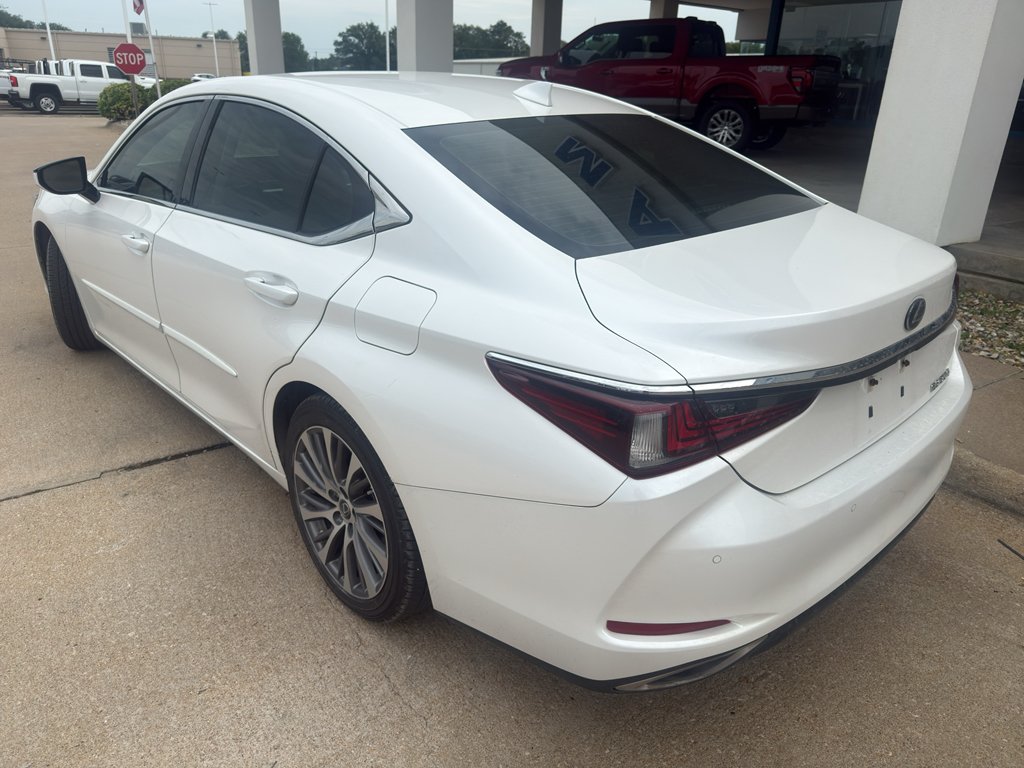 Used 2020 Eminent White Pearl Lexus Base image 8