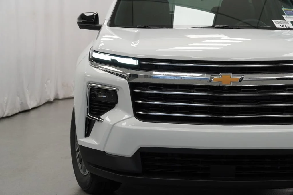 New 2027 Summit White Chevrolet LT image 31