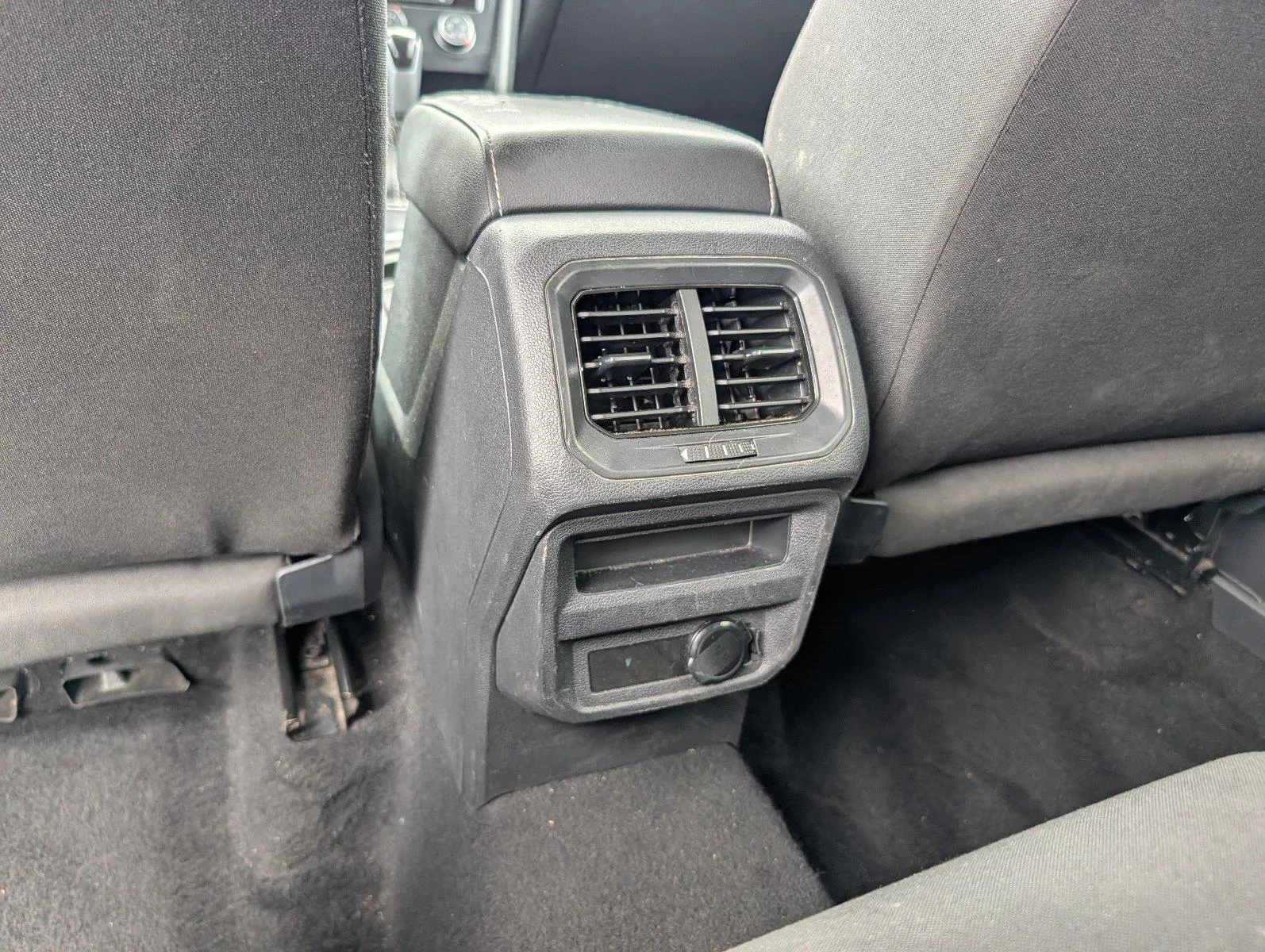 Used 2023 Pyrite Silver Metallic Volkswagen S image 30
