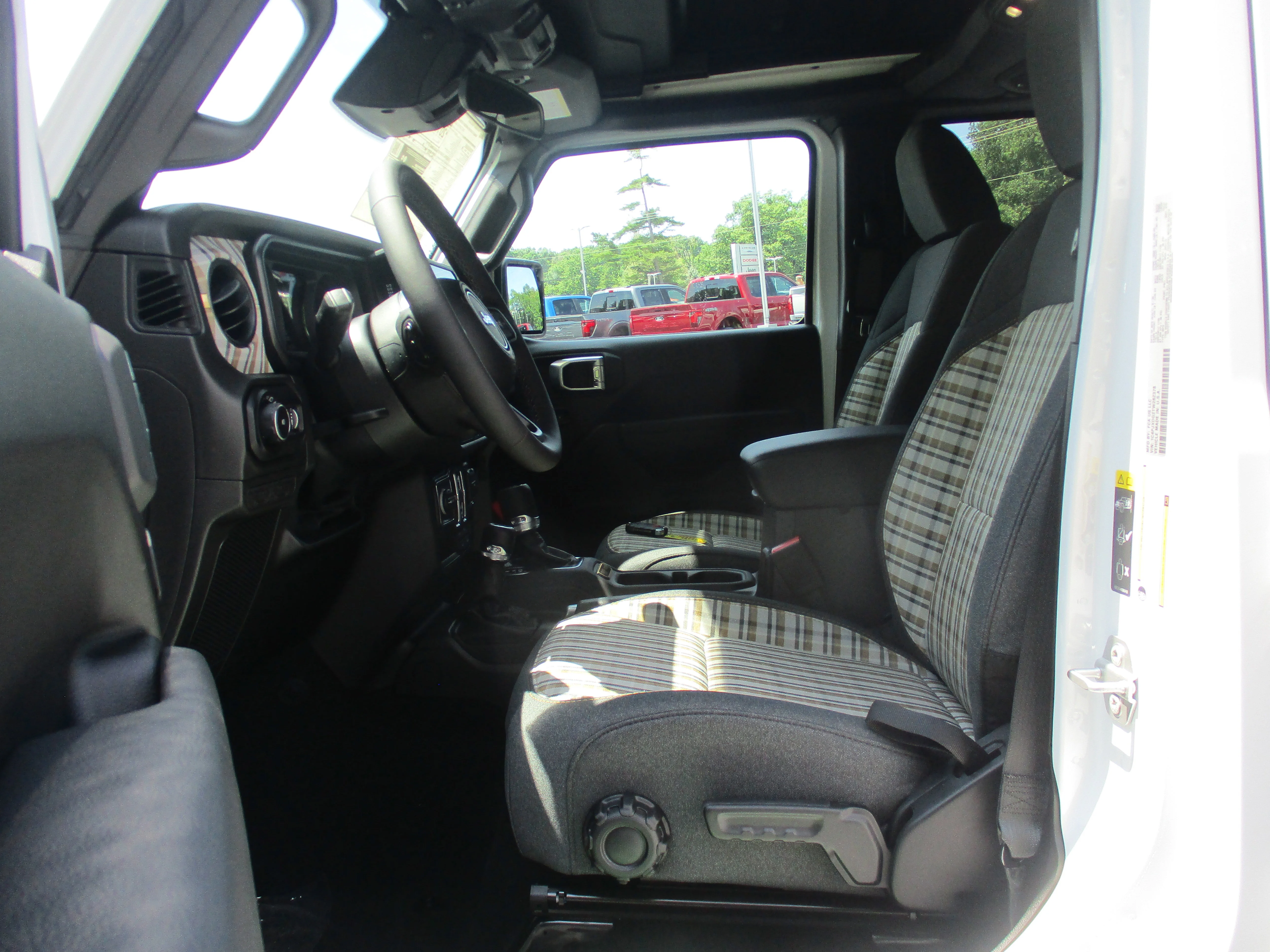 New 2026 Bright White Clear-Coat Exterior Paint Jeep 85th Anniversary image 23