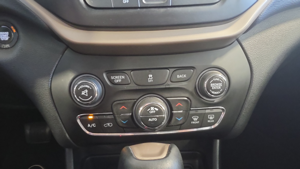 Used 2018 Black Jeep Limited image 27