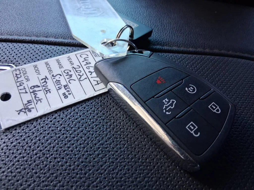 Used 2025 Onyx Black GMC AT4 image 24