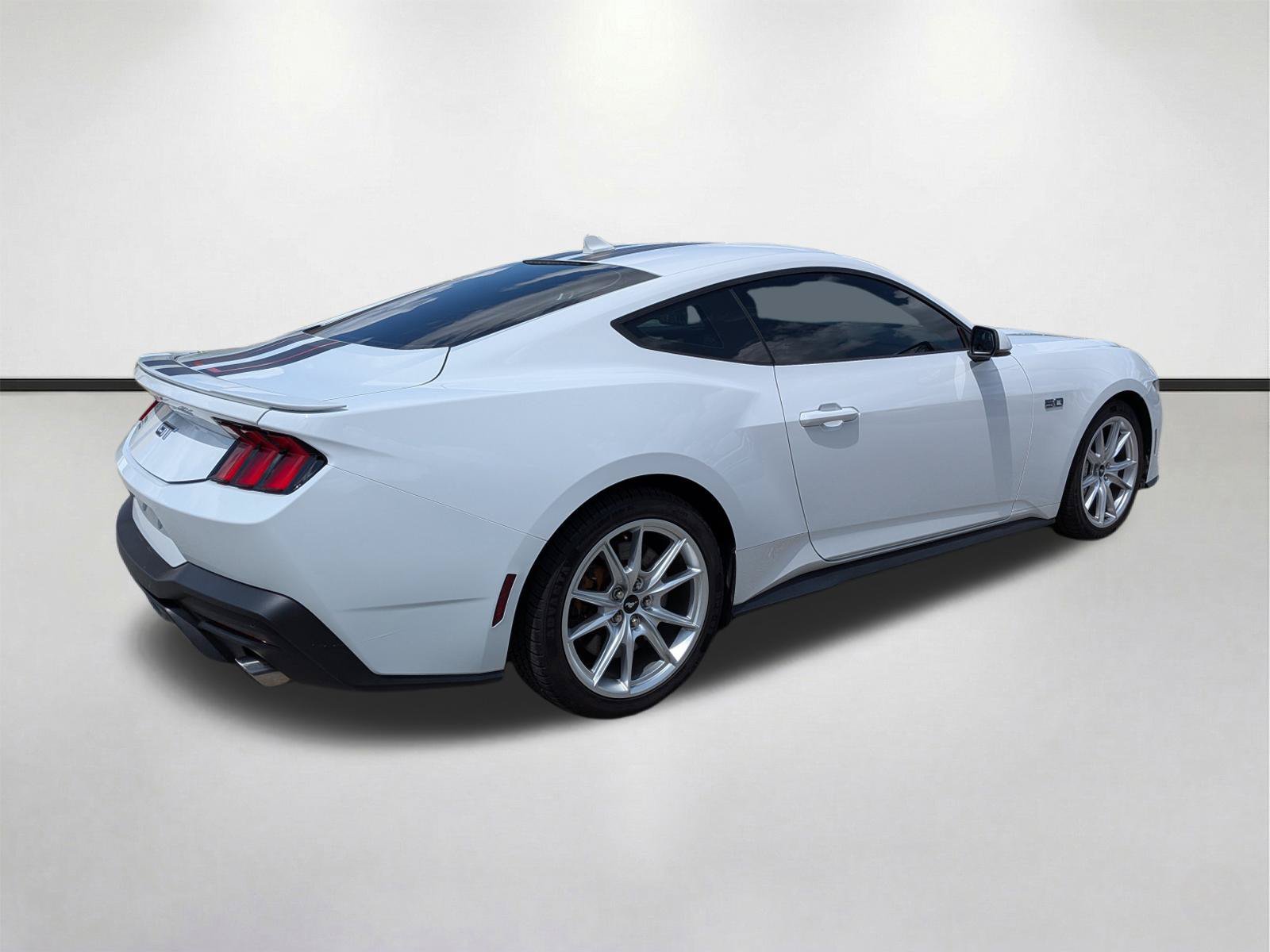 Used 2024 Oxford White Ford GT Premium image 4