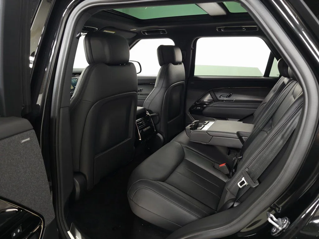 New 2026 Santorini Black Land Rover SE image 33