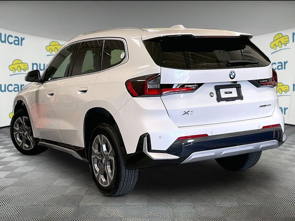 Used 2025 White BMW xDrive28i image 4