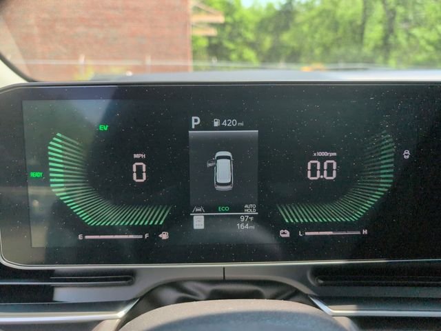 New 2026 Snow White Pearl Kia EX image 16