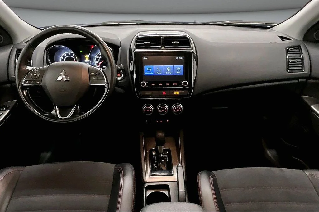 Used 2024 Blue Mitsubishi 2.0 SE image 7