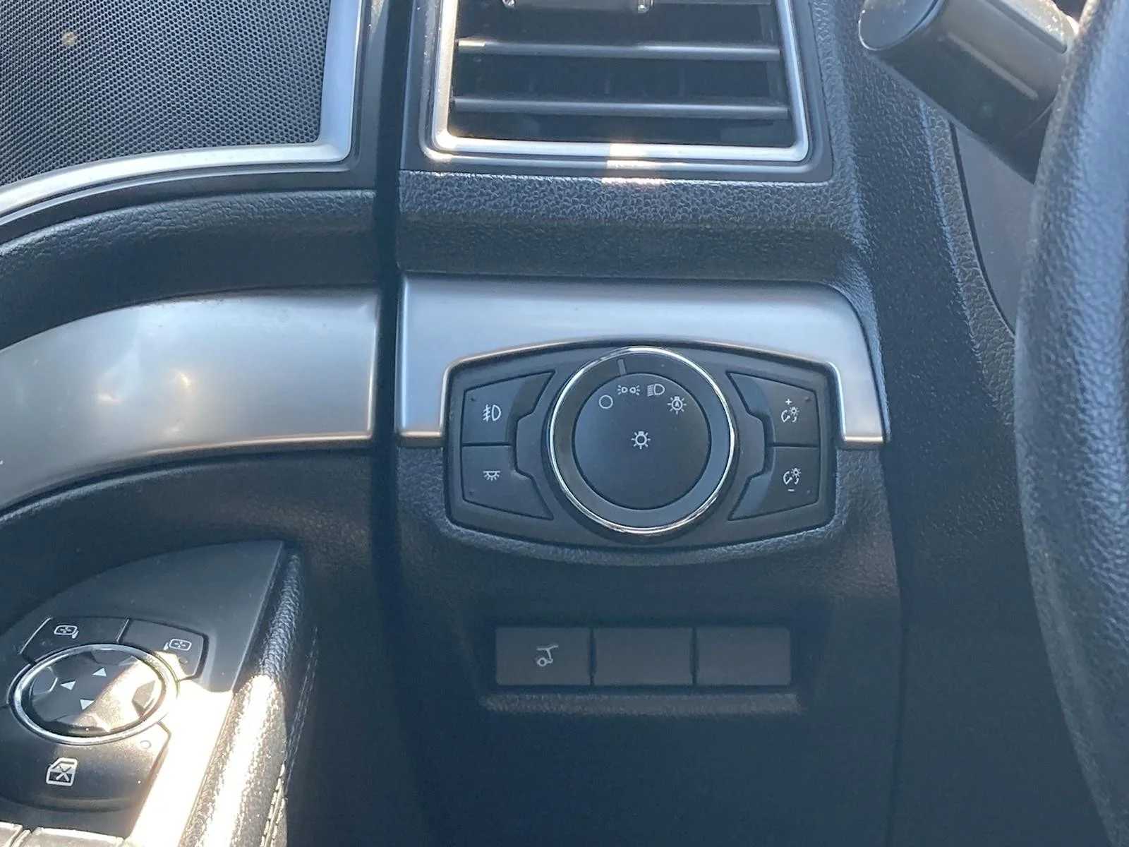 Certified Used 2017 Gray Ford XLT image 17